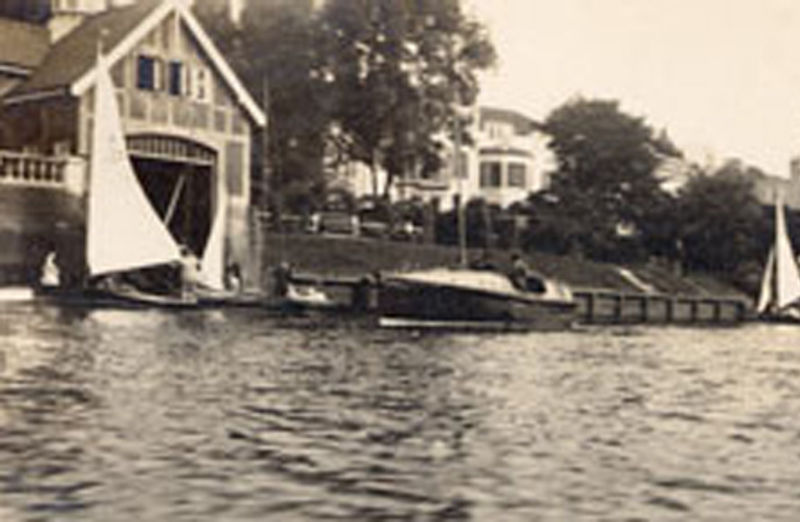 Historic clubhouse and Thames view